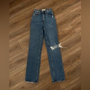 Abercrombie “The 90’s Straight Ultra High Rise” Jeans